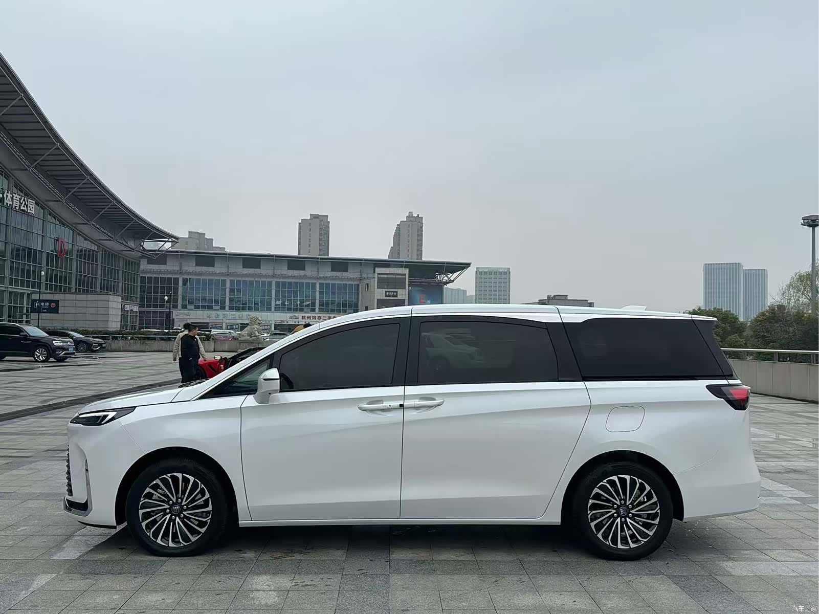 Buick GL8, 2025 все фото