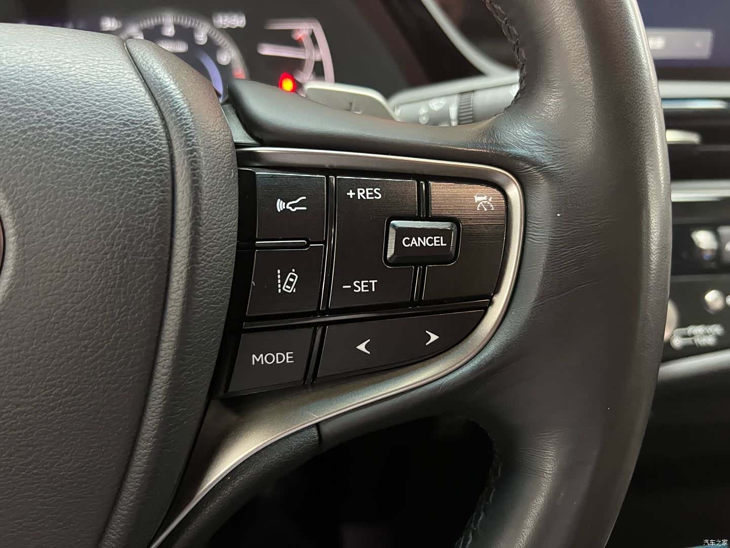 Lexus ES, 2023 22