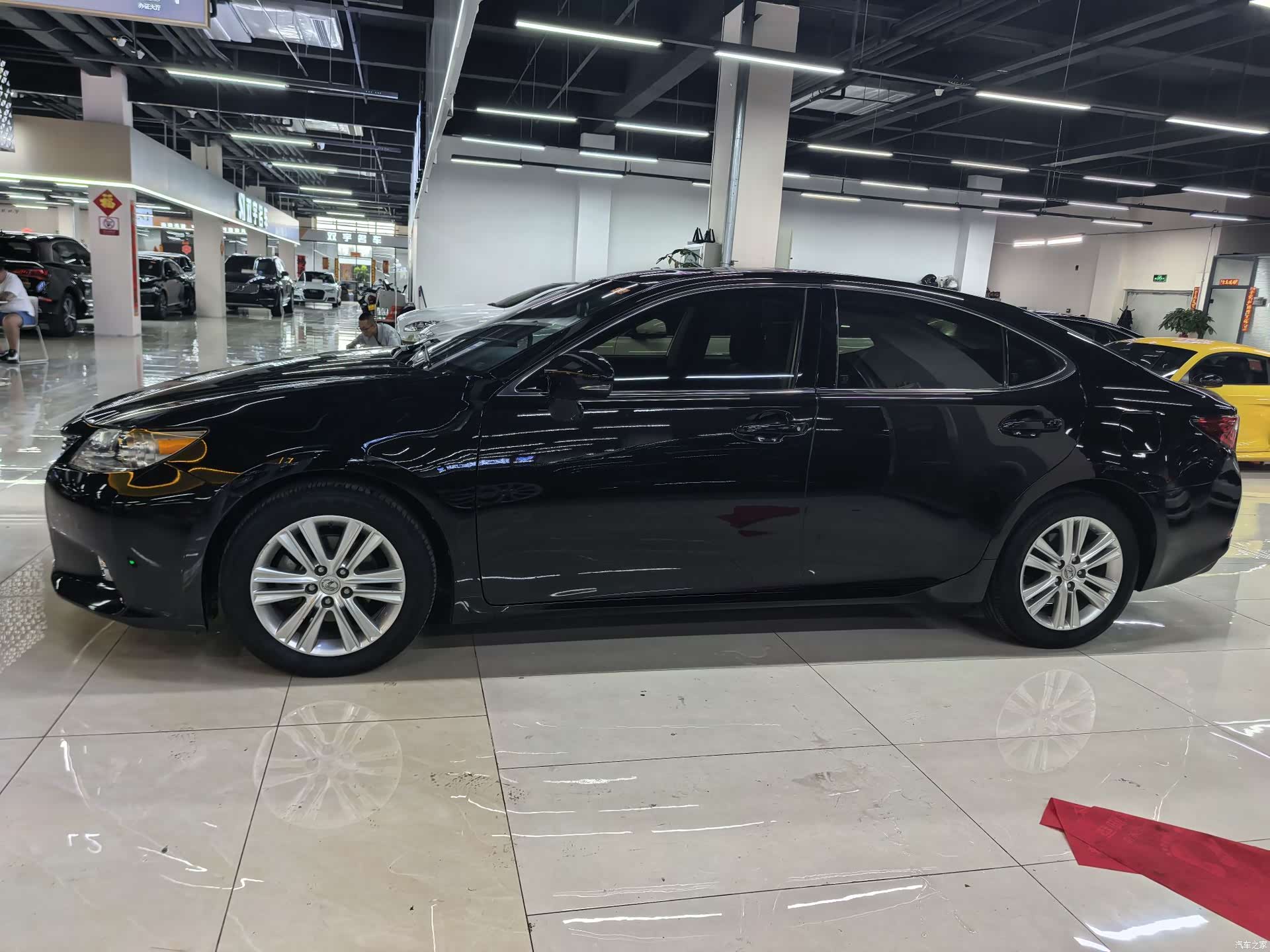 Lexus ES, 2014 9