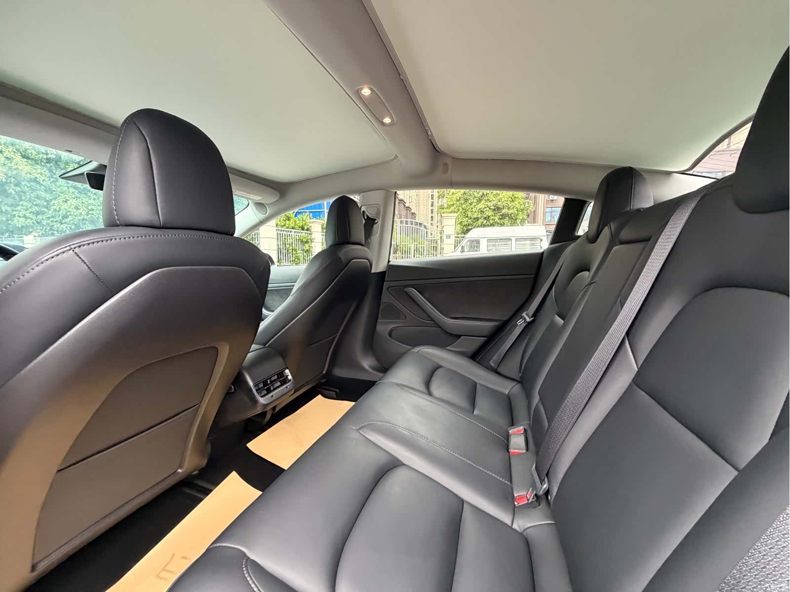 Tesla Model 3, 2019 12