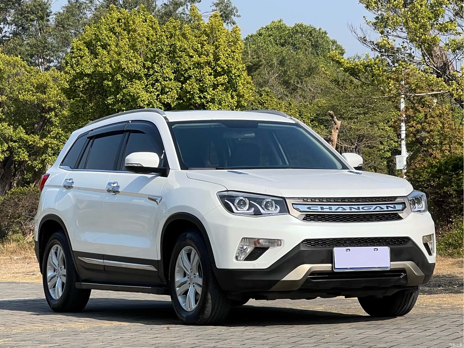 Changan CS75, 2016 3