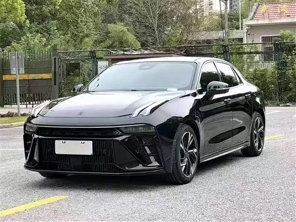 Lynk & Co 03