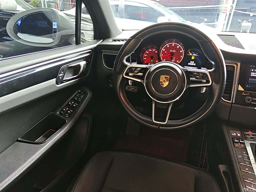 Porsche Macan, 2016 10