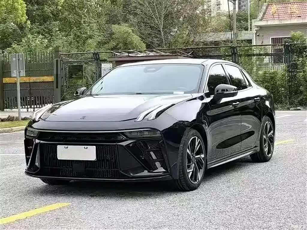 Lynk & Co 02