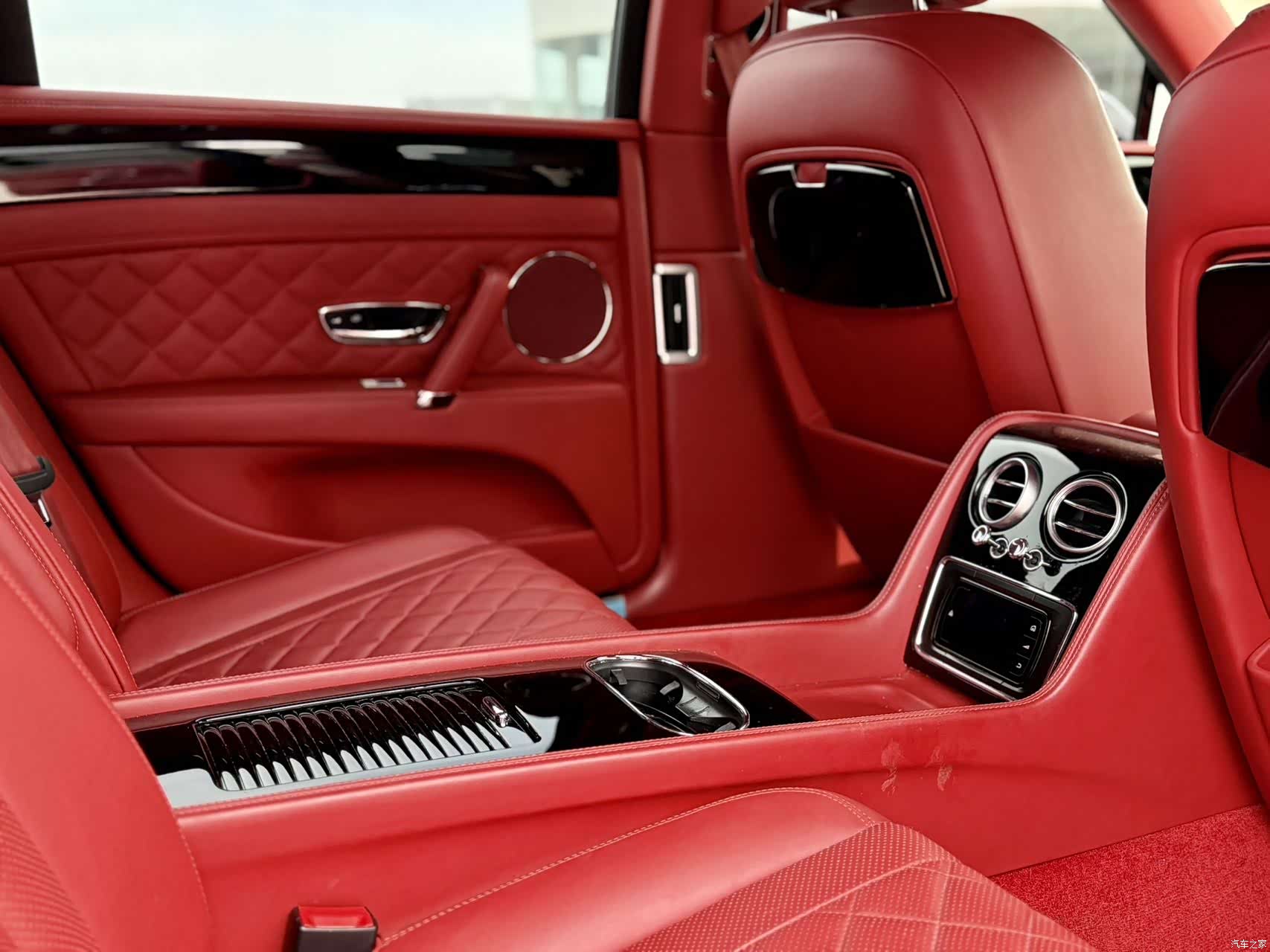 Bentley Flying Spur, 2019 12