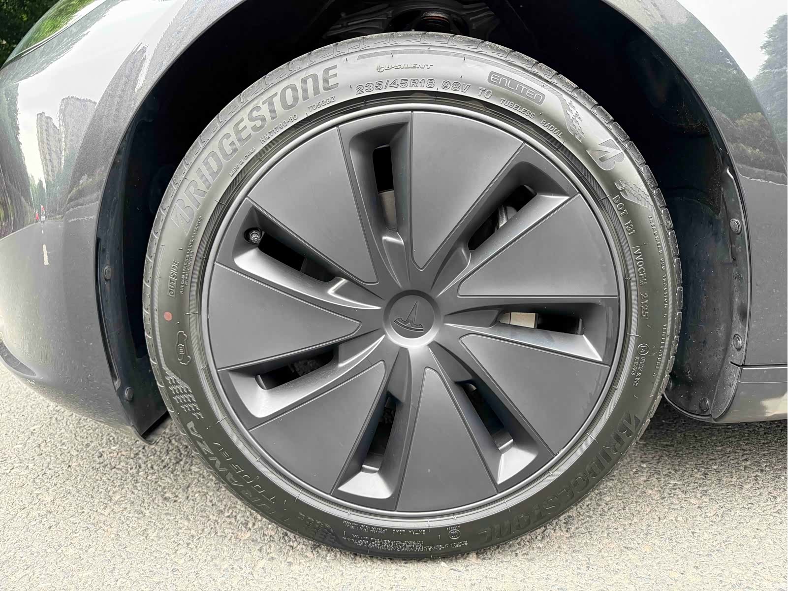 Tesla Model 3, 2025 4