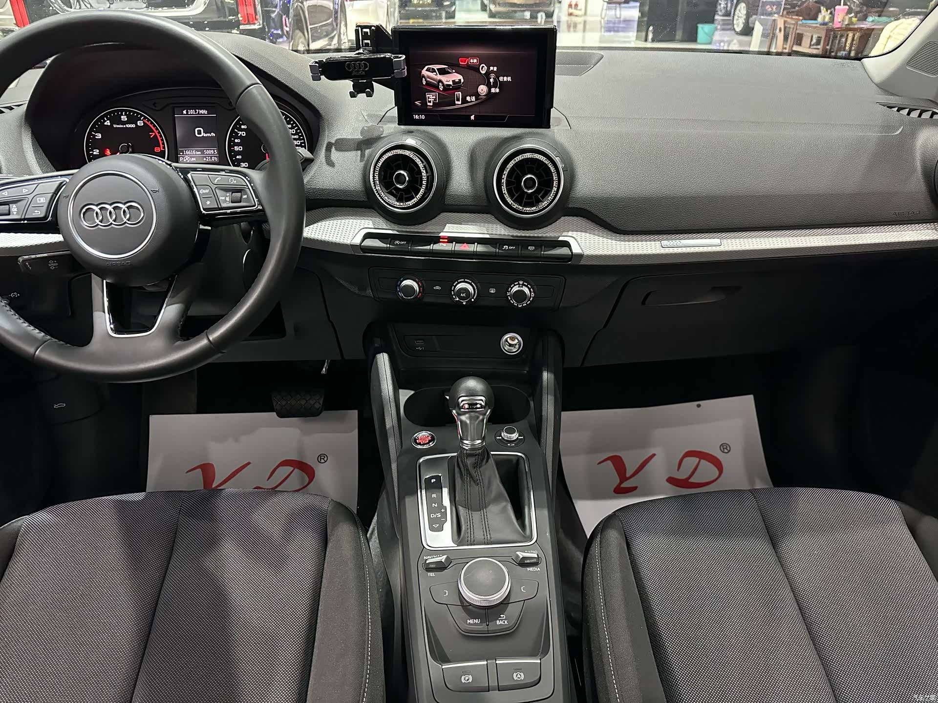 Audi Q2L, 2020 11