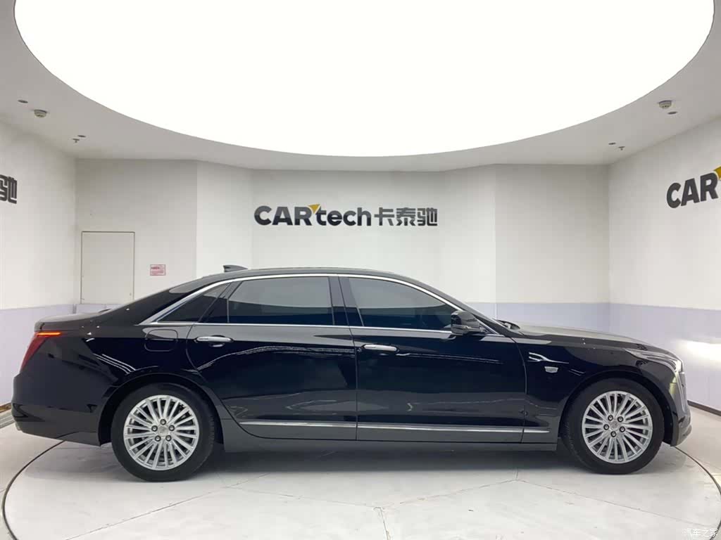 Cadillac CT6, 2023 4