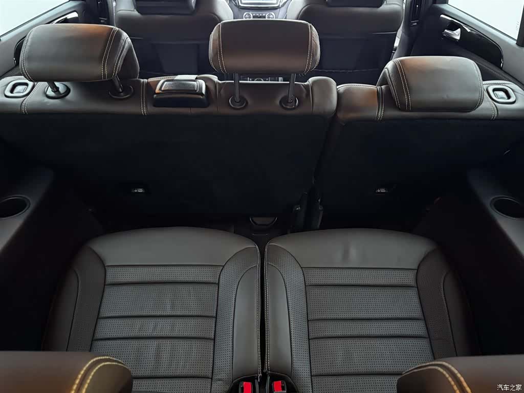 Mercedes-Benz GLS, 2016 27