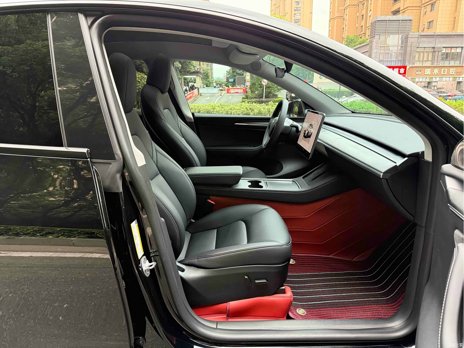 Tesla Model Y, 2024 11