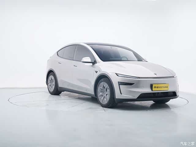 Tesla Model Y, 2025 4