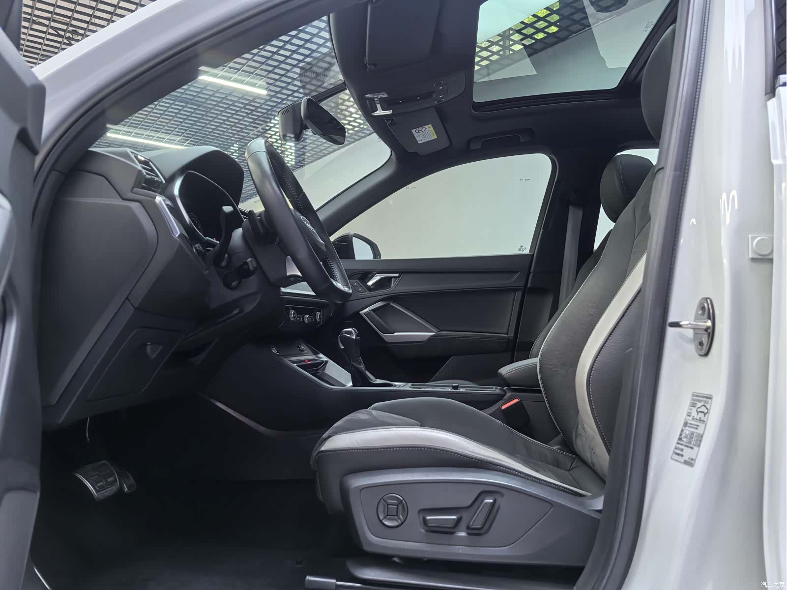 Audi Q3, 2022 4