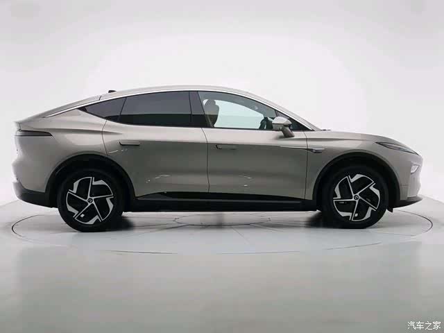 Rising Auto R7, 2025 все фото