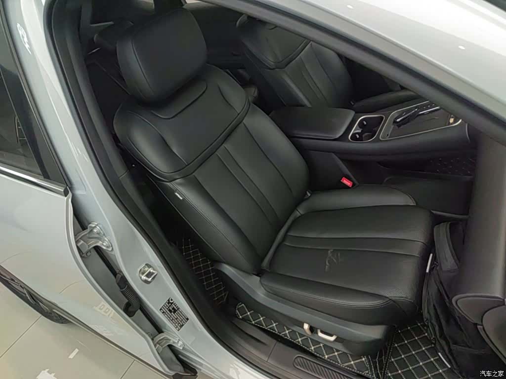 Wuling Starlight, 2025 25