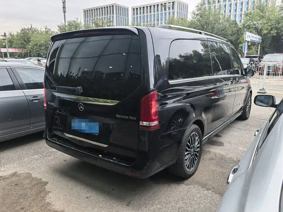 Mercedes-Benz V-class