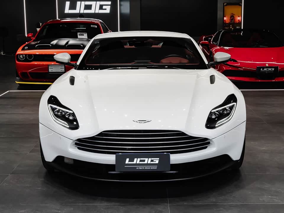 Aston Martin DB11