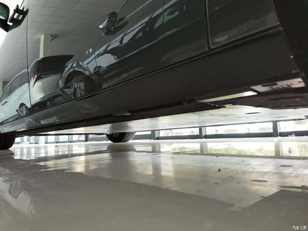 Li Auto MEGA, 2026 22
