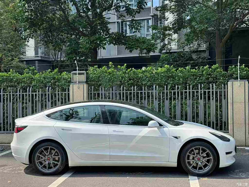 Tesla Model 3, 2020 4