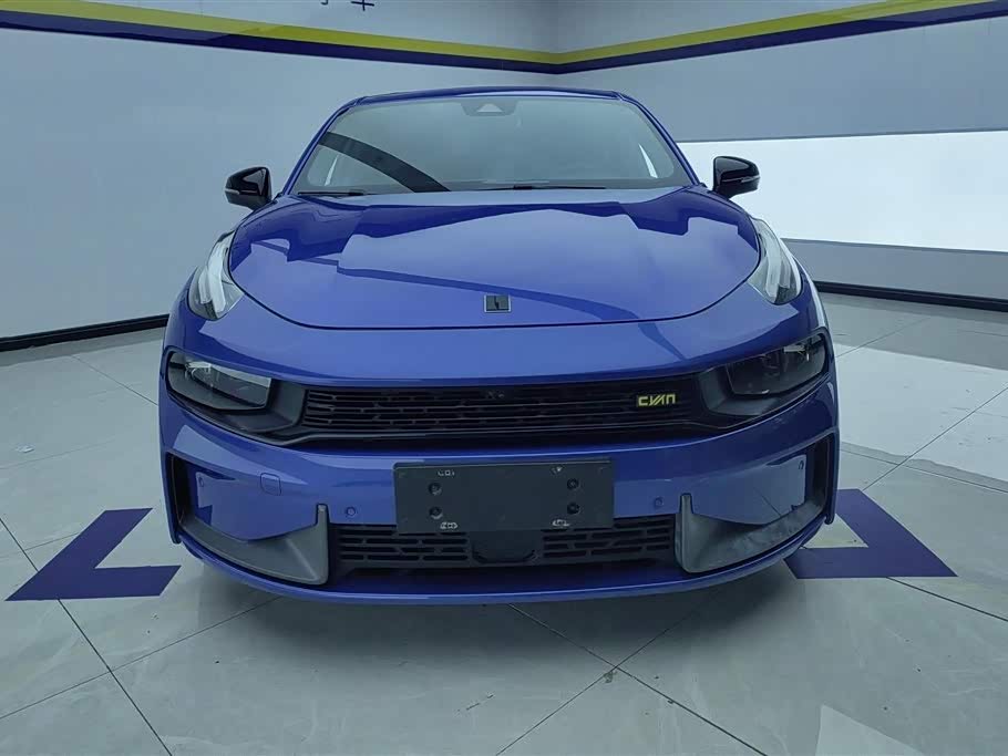 Lynk & Co 03