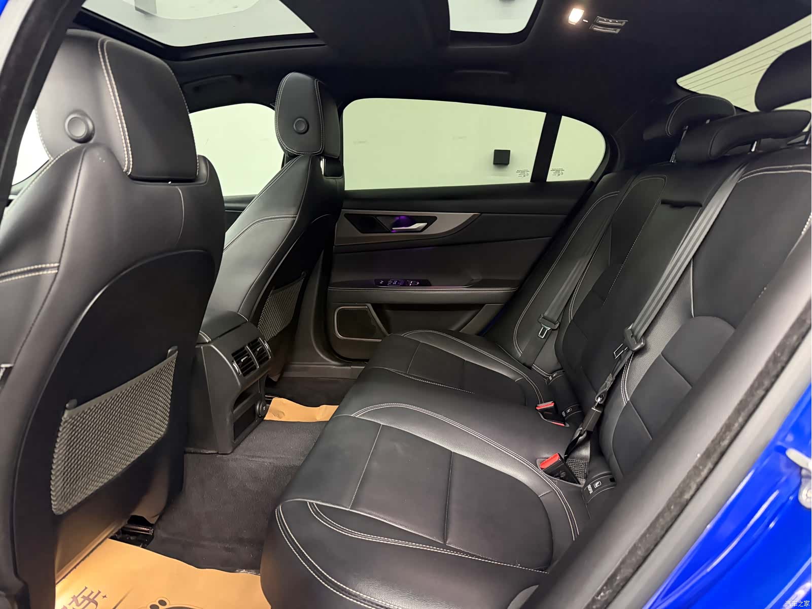 Land Rover XEL, 2021 7