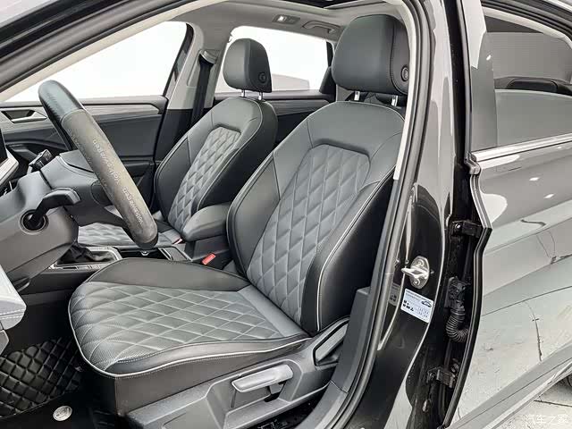 Volkswagen Sagitar, 2025 25