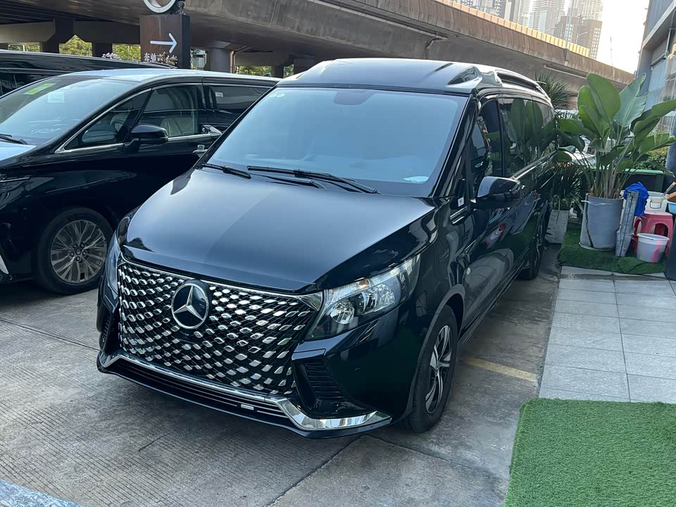 Mercedes-Benz V-class