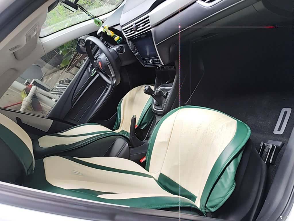 Roewe i5, 2021 25