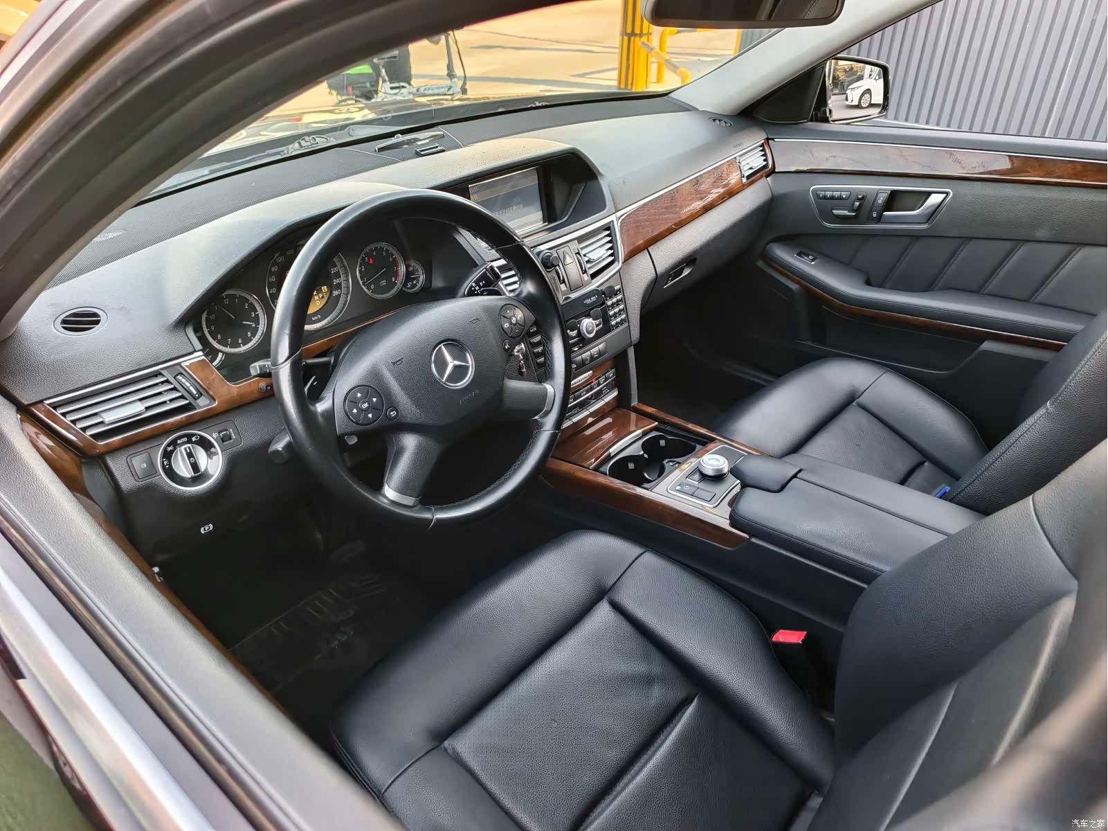 Mercedes-Benz E-Class, 2012 9
