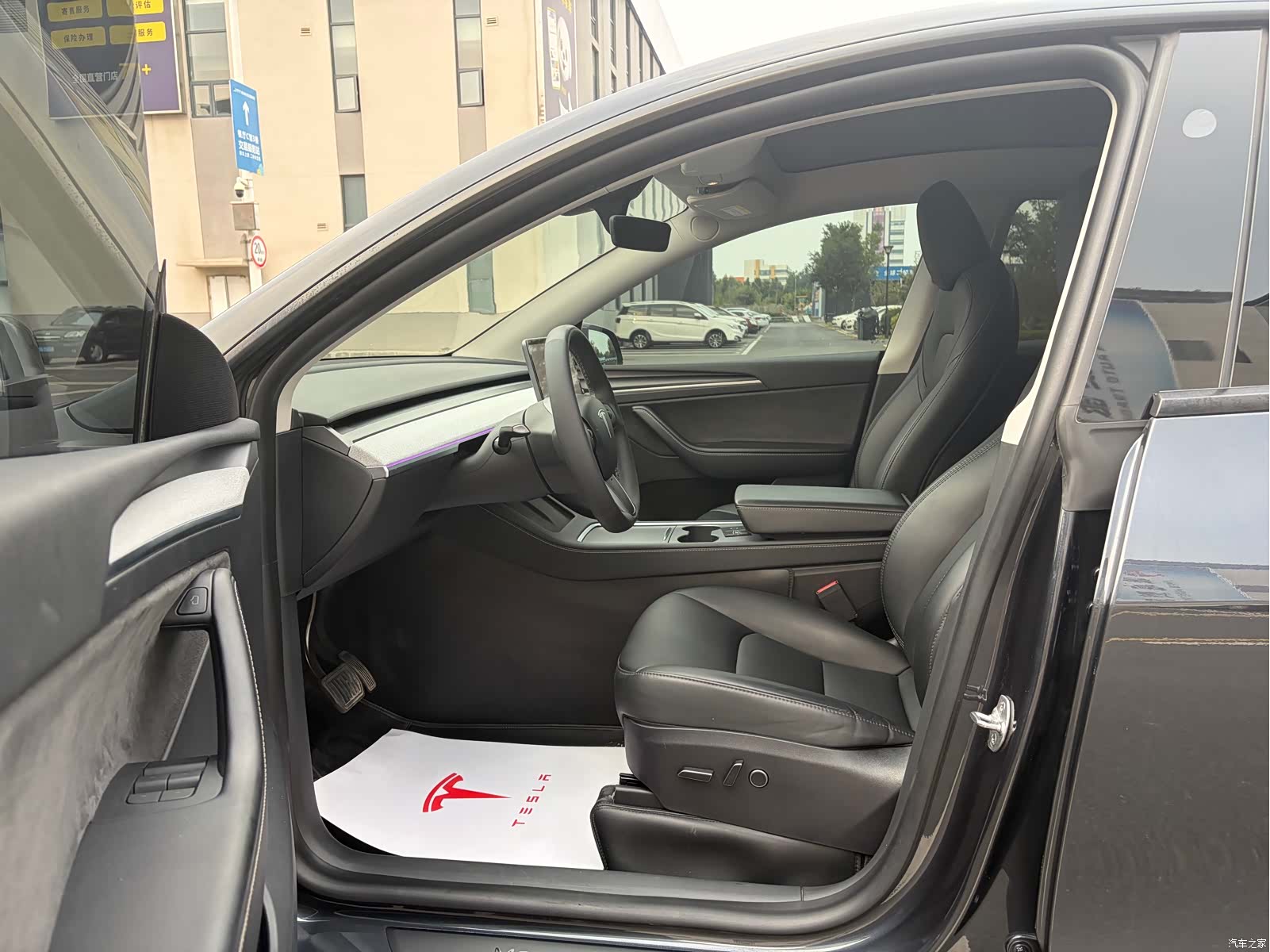 Tesla Model Y, 2024 9