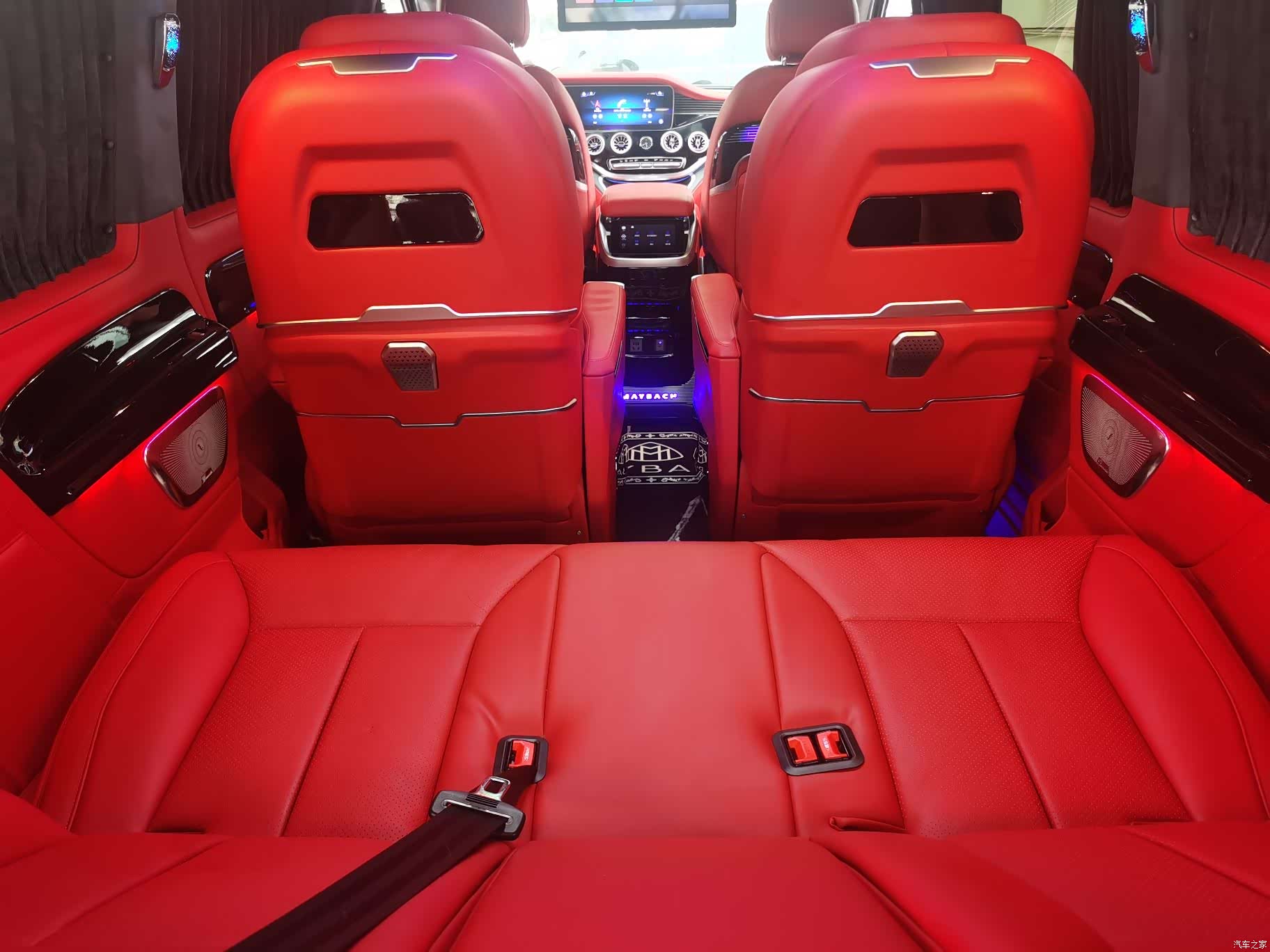 Mercedes-Benz 7, 2024 9