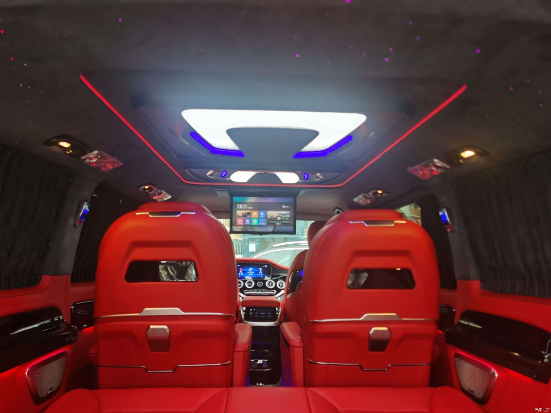 Mercedes-Benz 7, 2024 8