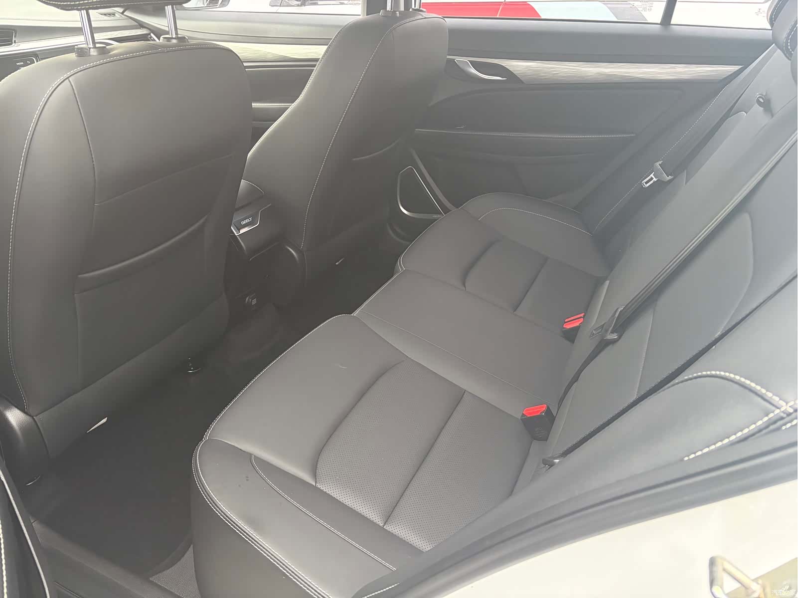 Geely Emgrand, 2020 9