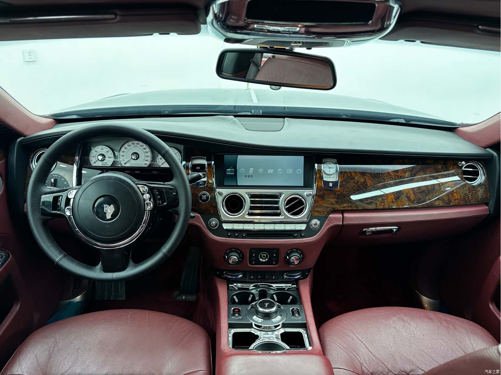 Rolls-Royce Ghost, 2016 16