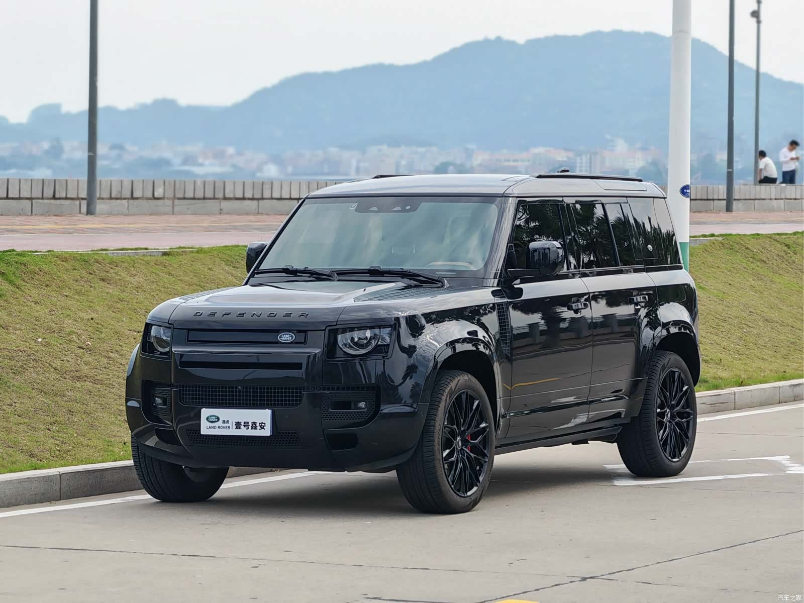 Land Rover Defender, 2023 1