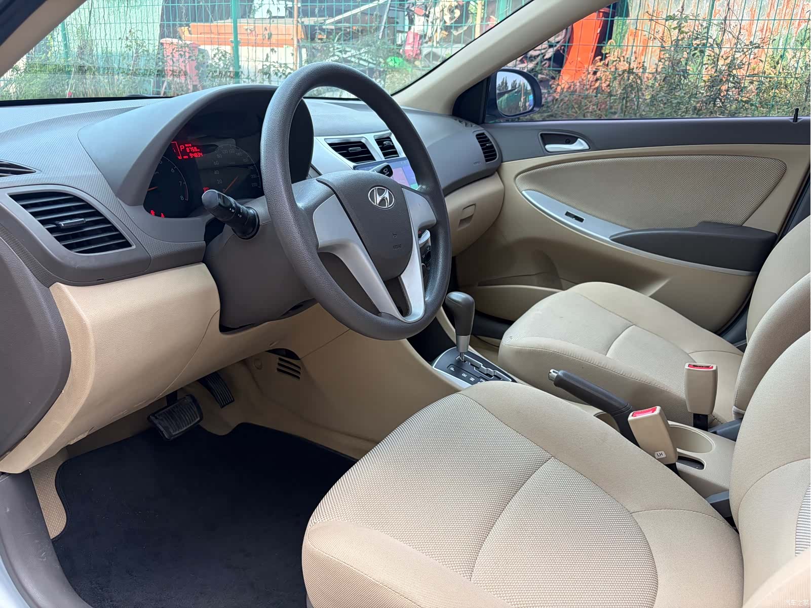 Hyundai GS, 2011 6