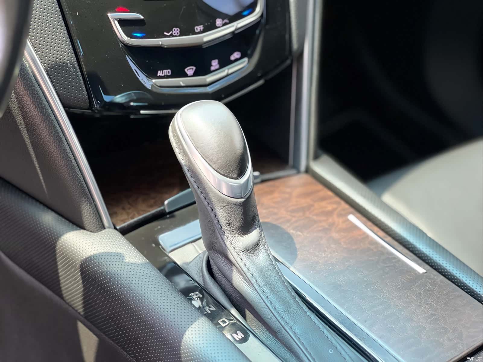 Cadillac XTS, 2019 13