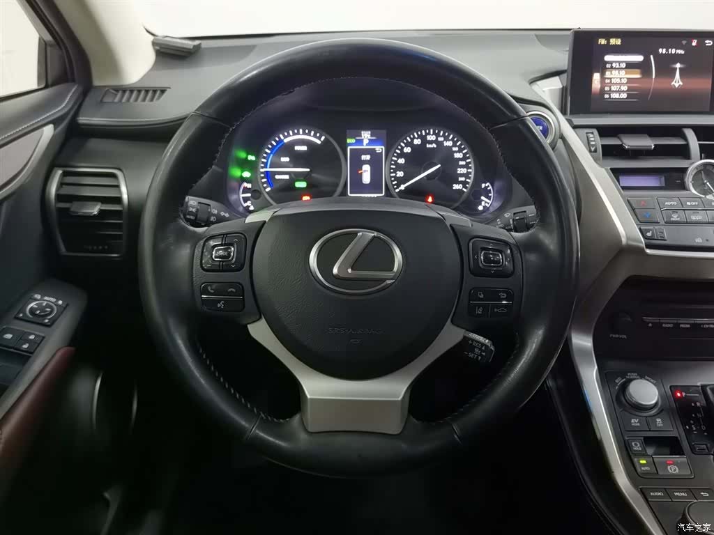 Lexus NX, 2016 11