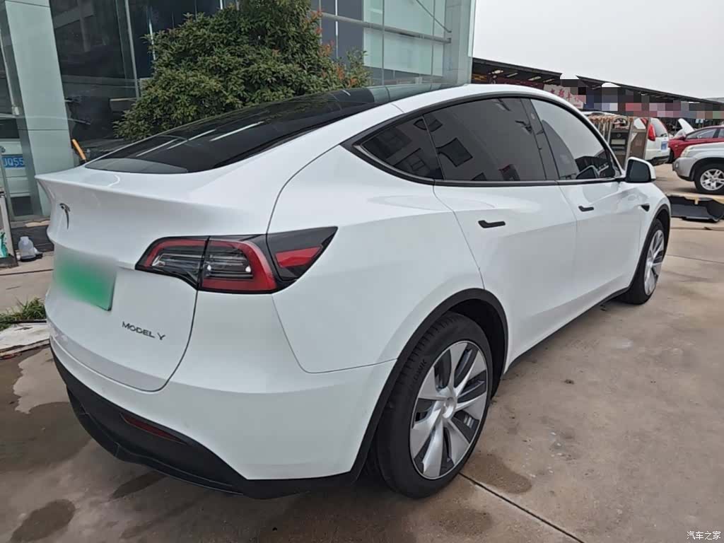 Tesla Model Y, 2023 7