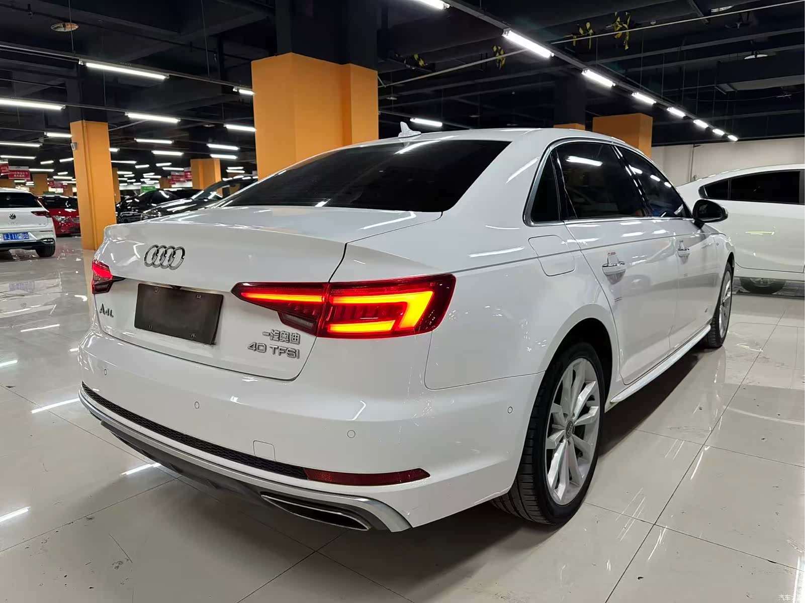 Audi A4L, 2019 13