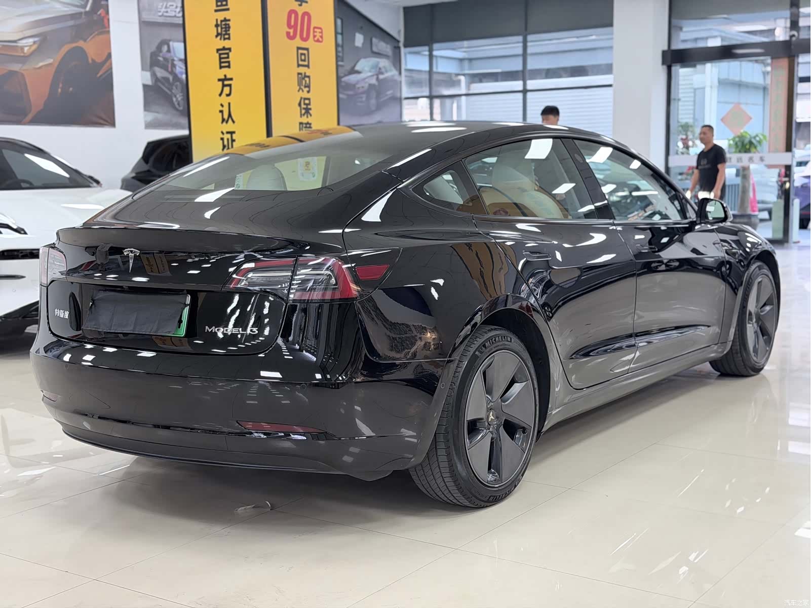 Tesla Model 3, 2023 4