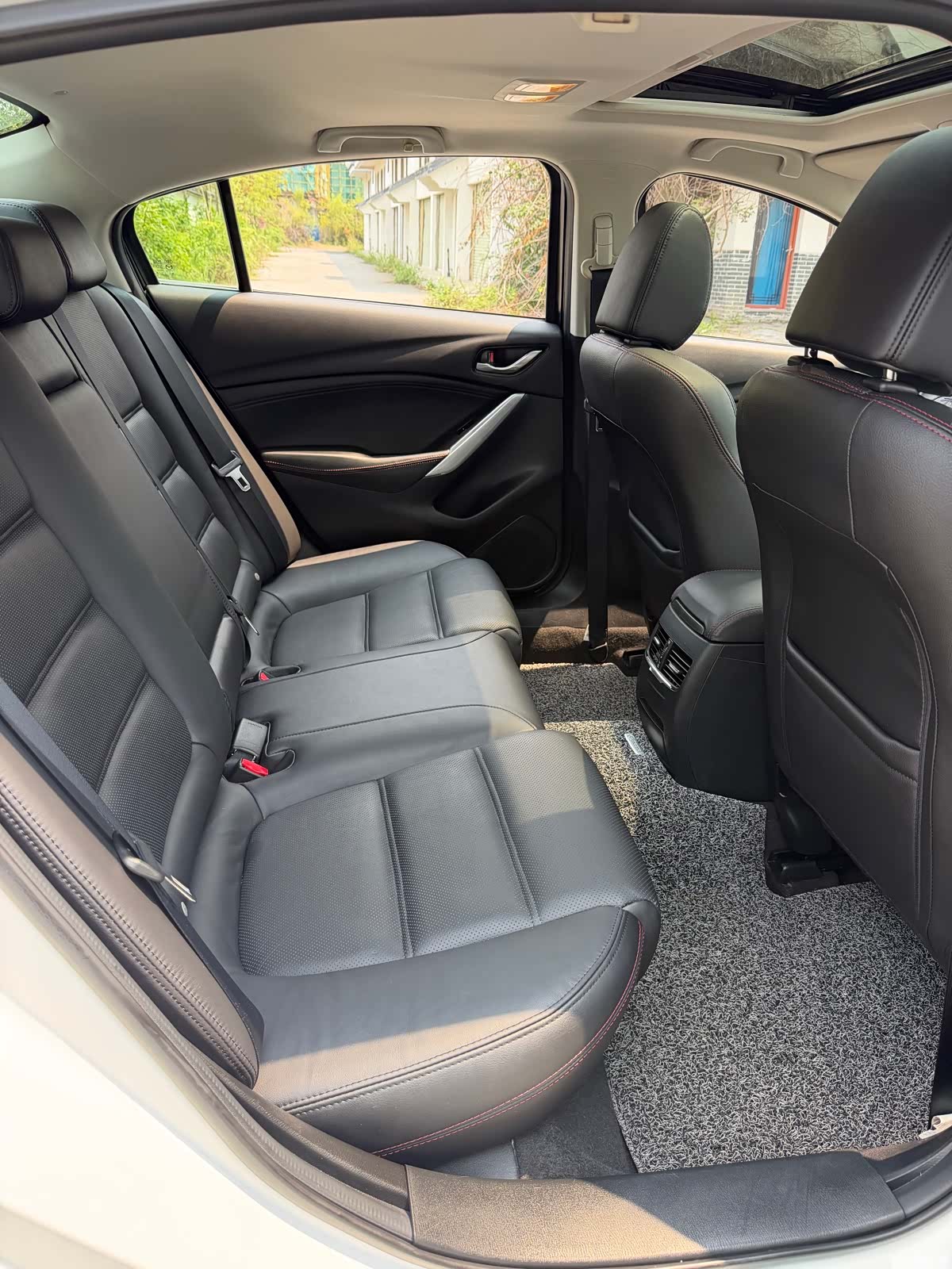 Mazda Atenza, 2016 10