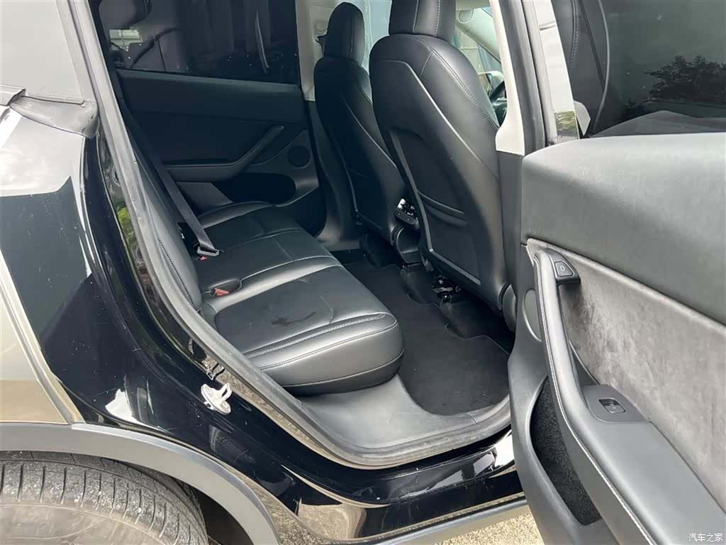 Tesla Model Y, 2021 13