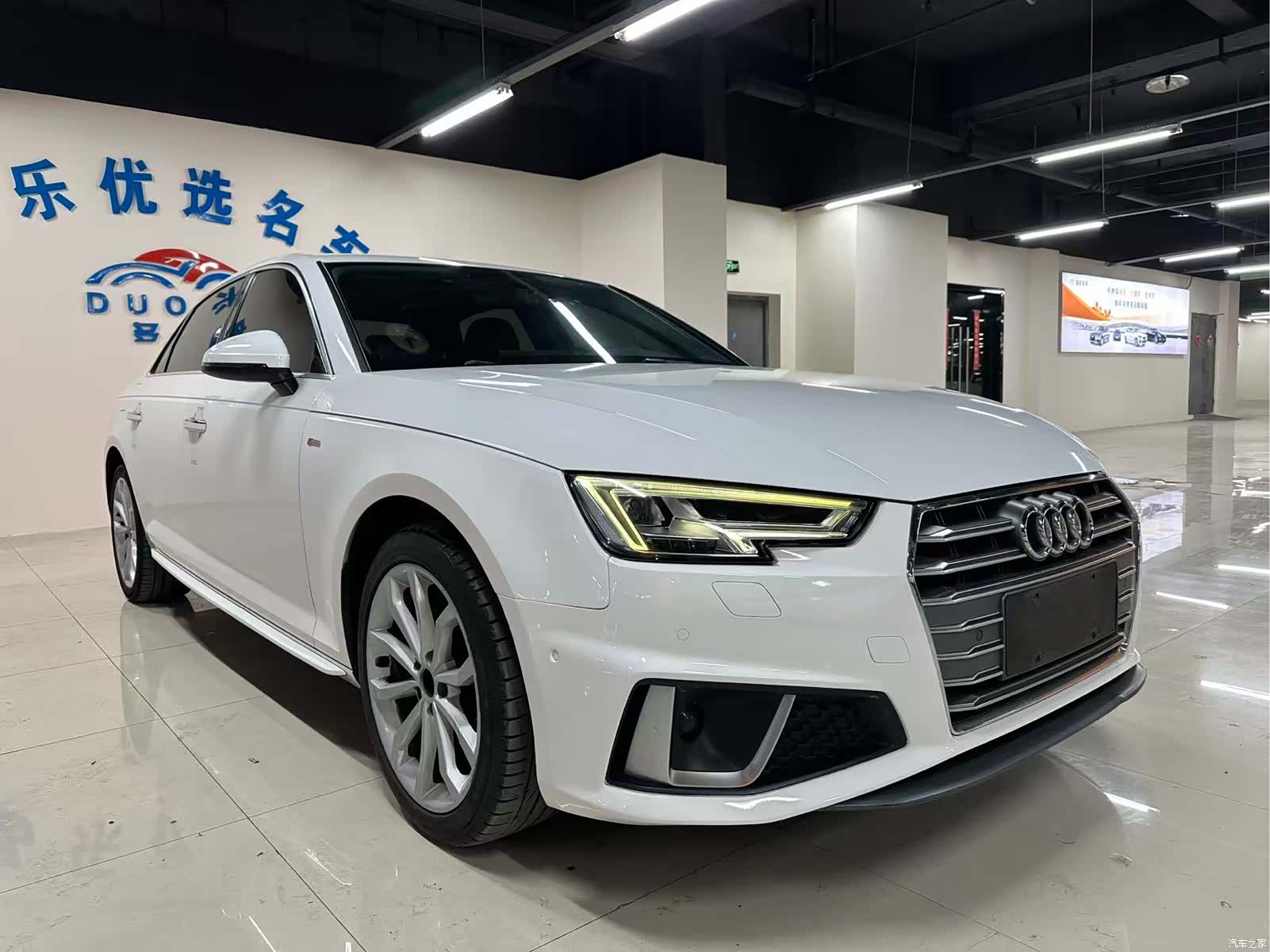 Audi A4L, 2019 3