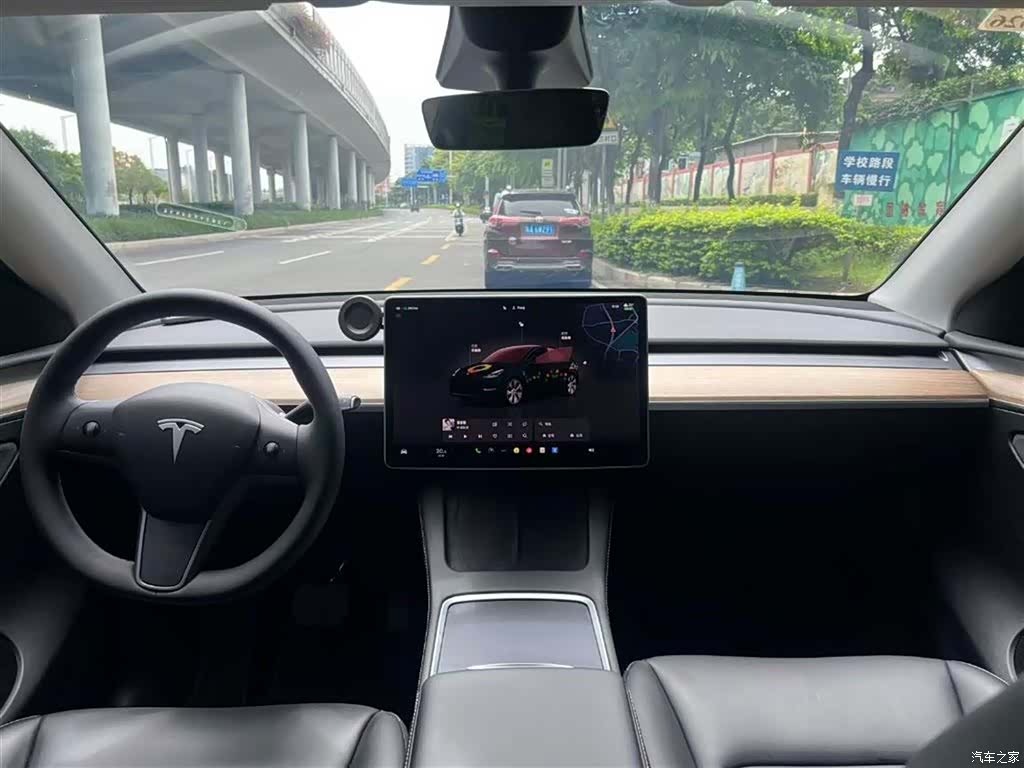 Tesla Model Y, 2022 3