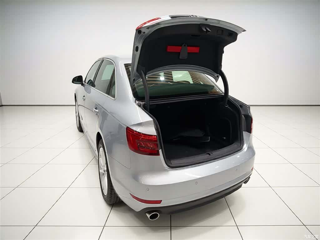 Audi A4L, 2017 все фото