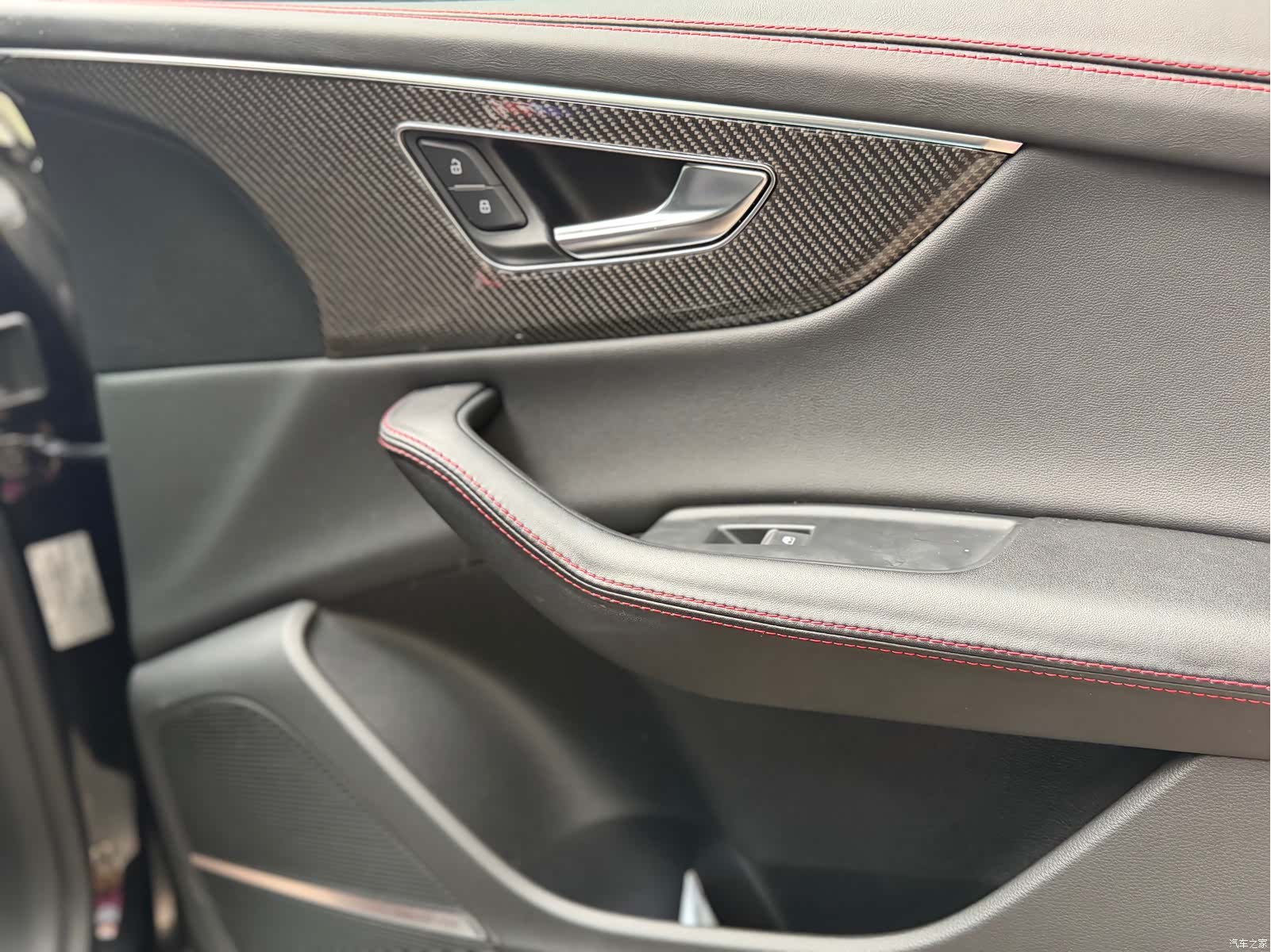 Audi Q8, 2022 9