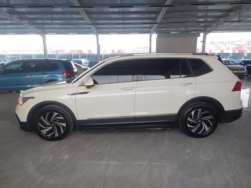 Volkswagen Tiguan L