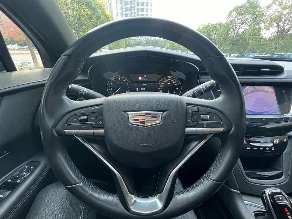 Cadillac XT6
