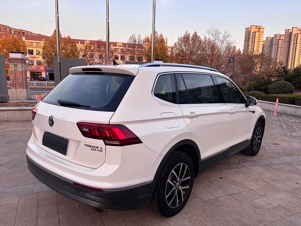 Volkswagen Tiguan L