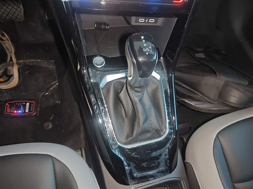 Volkswagen T-ROC exploring Songs